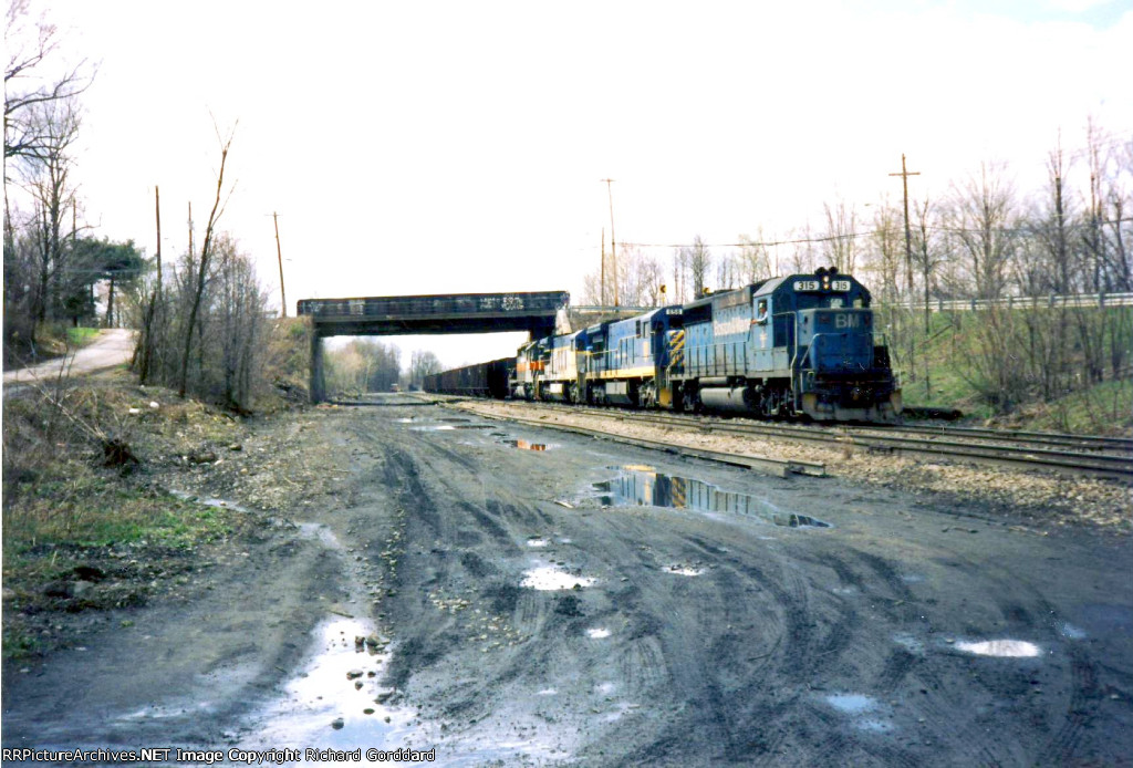 BM 315 entering the yard at bingo